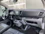 Opel Vivaro 2.0 CDTI L2H1 Dubbele schuifdeur Parkeerhulp voor en achter Achteruitrijcamera Airco Cruise control Kastinrichting Imperiaal Apple Carplay Bluetooth telefoon voorbereiding 3-Persoons Euro 6