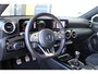 Mercedes-Benz A-klasse 180 Business Solution AMG | Sportstoelen | Schuif-kanteldak | Alcantara bekleding | Achteruitrijcamera | Voorstoelen verwarmd |