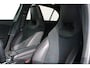 Mercedes-Benz A-klasse 180 Business Solution AMG | Sportstoelen | Schuif-kanteldak | Alcantara bekleding | Achteruitrijcamera | Voorstoelen verwarmd |