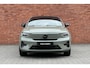 Volvo C40 Recharge Plus 69 kWh | Heico | Verlaagd | Carrosserie in Sage Green | 20" Lichtmetalen Velgen met All-Season Banden | Stuur- en Stoelverwarming | Panoramadak | Google Infotainment | Apple Carplay | Standkachel | Harman Kardon | 360 Graden Camera