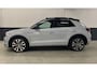 Volkswagen T-Roc 1.5 TSI 150 pk DSG Sport Business R / Pano / 19 inch / Navi / R-Line / Bluetooth
