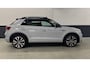 Volkswagen T-Roc 1.5 TSI 150 pk DSG Sport Business R / Pano / 19 inch / Navi / R-Line / Bluetooth