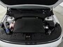 Hyundai Kona Electric Pure Edition 64.8 kWh | Stoelverwarming | Stuurverwarming | Parkeersensoren voor en achter |