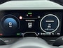 Hyundai Kona Electric Pure Edition 64.8 kWh | Stoelverwarming | Stuurverwarming | Parkeersensoren voor en achter |