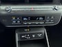 Hyundai Kona Electric Pure Edition 64.8 kWh | Stoelverwarming | Stuurverwarming | Parkeersensoren voor en achter |