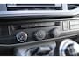 Volkswagen Transporter Kombi 2.0 TDI 110pk L1H1 | Airco | Bluetooth Telefoonvoorbereiding | 9 Zitplaatsen Op Kenteken | Ideaal Voor Camperombouw