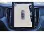 Volvo XC60 T8 Recharge AWD Plus Black Edition - Panorama/schuifdak - IntelliSafe Assist & Surround - 360º Camera - Harman/Kardon audio - Adaptieve LED koplampen - Verwarmde voorstoelen, stuur & achterbank - Parkeersensoren voor & achter - Elektr. bedienb. voorstoelen met geheugen - Head up display - Draadloze tel. lader - Extra getint glas - Inklapbare trekhaak - 21' LMV