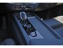 Volvo XC60 T8 Recharge AWD Plus Black Edition - Panorama/schuifdak - IntelliSafe Assist & Surround - 360º Camera - Harman/Kardon audio - Adaptieve LED koplampen - Verwarmde voorstoelen, stuur & achterbank - Parkeersensoren voor & achter - Elektr. bedienb. voorstoelen met geheugen - Head up display - Draadloze tel. lader - Extra getint glas - Inklapbare trekhaak - 21' LMV