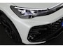 Volkswagen Tiguan 1.5 eHybrid 204pk R-Line Edition Black Style Oryxwit Trekhaak 360Camera Leder Memory Stoel + Stuurverwarming Keyless Navigatie