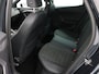 SEAT Ibiza 1.0 TSI FR Business Intense Plus Apple Carplay/Android Auto, Draadloze telefoonlader, Elektrisch glazen panorama-dak, Parkeersensor voor en achter, Virtual cockpit, Voorstoelen verwarmd, Cruise control Deze SEAT Ibiza 1.0 TSI FR Business Intense Plus uit 2021 is een sportieve en complete hatchback die comfort en rijplezier perfect combineert. Dankzij de automatische transmissie rijd je moei