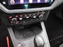 SEAT Ibiza 1.0 TSI FR Business Intense Plus Apple Carplay/Android Auto, Draadloze telefoonlader, Elektrisch glazen panorama-dak, Parkeersensor voor en achter, Virtual cockpit, Voorstoelen verwarmd, Cruise control Deze SEAT Ibiza 1.0 TSI FR Business Intense Plus uit 2021 is een sportieve en complete hatchback die comfort en rijplezier perfect combineert. Dankzij de automatische transmissie rijd je moei