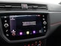 SEAT Ibiza 1.0 TSI FR Business Intense Plus Apple Carplay/Android Auto, Draadloze telefoonlader, Elektrisch glazen panorama-dak, Parkeersensor voor en achter, Virtual cockpit, Voorstoelen verwarmd, Cruise control Deze SEAT Ibiza 1.0 TSI FR Business Intense Plus uit 2021 is een sportieve en complete hatchback die comfort en rijplezier perfect combineert. Dankzij de automatische transmissie rijd je moei