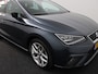 SEAT Ibiza 1.0 TSI FR Business Intense Plus Apple Carplay/Android Auto, Draadloze telefoonlader, Elektrisch glazen panorama-dak, Parkeersensor voor en achter, Virtual cockpit, Voorstoelen verwarmd, Cruise control Deze SEAT Ibiza 1.0 TSI FR Business Intense Plus uit 2021 is een sportieve en complete hatchback die comfort en rijplezier perfect combineert. Dankzij de automatische transmissie rijd je moei