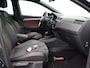 SEAT Ibiza 1.0 TSI FR Business Intense Plus Apple Carplay/Android Auto, Draadloze telefoonlader, Elektrisch glazen panorama-dak, Parkeersensor voor en achter, Virtual cockpit, Voorstoelen verwarmd, Cruise control Deze SEAT Ibiza 1.0 TSI FR Business Intense Plus uit 2021 is een sportieve en complete hatchback die comfort en rijplezier perfect combineert. Dankzij de automatische transmissie rijd je moei