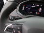 SEAT Ibiza 1.0 TSI FR Business Intense Plus Apple Carplay/Android Auto, Draadloze telefoonlader, Elektrisch glazen panorama-dak, Parkeersensor voor en achter, Virtual cockpit, Voorstoelen verwarmd, Cruise control Deze SEAT Ibiza 1.0 TSI FR Business Intense Plus uit 2021 is een sportieve en complete hatchback die comfort en rijplezier perfect combineert. Dankzij de automatische transmissie rijd je moei