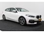BMW 1-Serie 118i Executive Edition (SFEERVERLICHTING, NAVIGATIE, CRUISE CONTROL, PARKEERSENSOREN, DEALER ONDERHOUDEN)