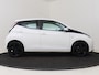 Toyota Aygo 1.0 VVT-i x-play | Airco | Achteruitrijcamera | Lichtmetalen velgen |