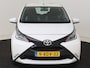 Toyota Aygo 1.0 VVT-i x-play | Airco | Achteruitrijcamera | Lichtmetalen velgen |