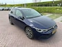 Volkswagen Golf 1.0 eTSI Life 110 PK| Dealeronderhouden | Navigatie | Stoelverwarming | Stuurwielverwarming | Achteruitrijcamera | Parkeersensoren | 17 Inch Velgen | Keyless Access