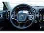 Volvo XC40 1.5 T5 Recharge Plug-in Hybrid Inscription | Parkeerverwarming Met Timer | Trekhaak | All-Season Banden | Alarmklasse 3 | Lederen Bekleding | Harman/Kardon Premium Audio | BLIS Dodehoekdetectie | Adaptieve Cruise Control | Pilot Assist | Parkeersensoren Voor & Achter | Achteruitrijcamera | Verwarmbare Achterbank | Stoelverwarming | Stuurverwarming | Elektrische Achterklep |