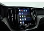 Volvo XC60 2.0 T8 Plug-in hybrid AWD Plus Dark | Sportstoelen | Blis | Trekhaak | ACC | H&K Audio | ACC | Pano | stoelverwarming|