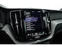 Volvo XC60 2.0 T8 Plug-in hybrid AWD Plus Dark | Sportstoelen | Blis | Trekhaak | ACC | H&K Audio | ACC | Pano | stoelverwarming|