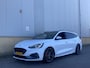 Ford Focus 2.3 EcoBoost ST-3 Performance 280 pk Performance Pack - Recaro Sportstoelen - Panoramadak - Adaptieve LED verlichting Trekhaak