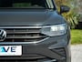 Volkswagen Tiguan 1.5 TSI Life Business // PDC // Camera // Navigatie // Stuur en stoelverwarming