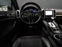 Porsche Cayenne 3.0 S E-Hybrid Platinum Edition [LUCHTVERING, SCHUIFKANTELDAK, TREKHAAK UITKLAPBAAR, MEMORY SEATS, BOSE, STOELVERWARMING V+A, CAMERA, CRUISE, BLUETOOTH, CLIMATE, NIEUWSTAAT]