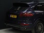 Porsche Cayenne 3.0 S E-Hybrid Platinum Edition [LUCHTVERING, SCHUIFKANTELDAK, TREKHAAK UITKLAPBAAR, MEMORY SEATS, BOSE, STOELVERWARMING V+A, CAMERA, CRUISE, BLUETOOTH, CLIMATE, NIEUWSTAAT]