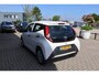 Toyota Aygo 1.0 VVT-i x-fun 1e Eigenaar | Dealer Onderh | BTW | NAP | Airco | Bluetooth | Elek Ramen | LED | Start/Stop | Hill-Hold