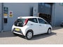 Toyota Aygo 1.0 VVT-i x-fun 1e Eigenaar | Dealer Onderh | BTW | NAP | Airco | Bluetooth | Elek Ramen | LED | Start/Stop | Hill-Hold