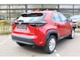 Toyota Yaris Cross 1.5 Hybrid Dynamic Plus | Rijklaar | Blind Spot | Head Up | Sensoren v+a | El.klep | Stoel-/stuurverw. | LED | Apple/Android