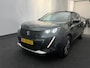 Peugeot e-2008 EV Active Pack 50 kWh 3-Fase SOH 92,6% | Stoelverwarming | Camera | Led | Carplay&Android