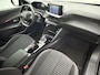 Peugeot e-2008 EV Active Pack 50 kWh 3-Fase SOH 92,6% | Stoelverwarming | Camera | Led | Carplay&Android