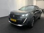 Peugeot e-2008 EV Active Pack 50 kWh 3-Fase SOH 92,6% | Stoelverwarming | Camera | Led | Carplay&Android