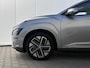 Hyundai Kona Electric EV Comfort 64 kWh / Automaat / Navigatie / Navigatie / Climate & Cruise Control / Camera / Warmtepomp / Apple Carplay/Android Auto /