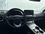 Hyundai Kona Electric EV Comfort 64 kWh / Automaat / Navigatie / Navigatie / Climate & Cruise Control / Camera / Warmtepomp / Apple Carplay/Android Auto /