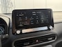 Hyundai Kona Electric EV Comfort 64 kWh / Automaat / Navigatie / Navigatie / Climate & Cruise Control / Camera / Warmtepomp / Apple Carplay/Android Auto /