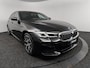 BMW 5-Serie 530e xDrive High Executive | Apple CarPlay + Android Auto | Schuif / kanteldak |