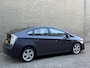 Toyota Prius 1.8 Aspiration | Navigatie | Trekhaak afneembaar | Cruise control | Climate control | 17 inch velgen | Head up display | PDC achter | Volledig onderhouden!