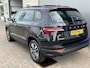 Skoda Karoq 1.5 TSI Ambition Tour / PANO/ KEYLESS/ STOELVERWARMING V&A/ DIGITAL DASH/ CRUISE/ SMARTLINK/ NAVI/ DAB/ CLIMA/ PARK. SENSOREN + CAMERA/ ELEK.ACHTERKLEP/ 17'' LMV