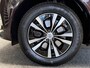Volvo XC60 2.0 T4 MOMENTUM AUTOMAAT PANORAMADAK NAVIGATIE ADAPTIVE CRUISE CONTROL SCHUIF/KANTELDAK APPLE CARPLAY/ANDROID RIJSTROOKSENSOREN ELEK. UITKLAPBARE TREKHAAK ZEER MOOI !!