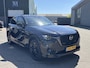 Mazda CX-60 2.5 e-SkyActiv PHEV Homura SUPER COMPLEET! | PANO| ELEKTRISCHE TREKHAAK| MEMORY STOEL | MAZDA GARANTIE, NET ONDERHOUD GEHAD, RIJKLAAR!| BOSE| ELEKTRISCHE ACHTERKLEP| ACHTERBANK VERWARMING| STOELVENTILATIE| 360 CAMERA| STOEL + STUURVERWARMING