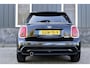 MINI Cooper Mini 1.5 Camden Plus Edition Rijklaarprijs-Garantie Leder sport interieur Camera led apple carplay Airco
