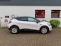 Renault Captur TCe 140pk Mild Hybrid EDC Intens/ Parelmoer wit/ Trekhaak/ Stoel + stuurwiel verwarming/ Camera/ Apple Carplay/ DAB/ Cruise control/ Climatronic