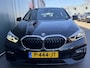 BMW 1-Serie BWJ 2022 118i 136 PK Business Edition AUTOMAAT | FULL LED | HALF LEDER | STOELVERW. | CARPLAY + ANDROID | DAB + | NAVI | CLIMA | CRUISE | LMV | PDC