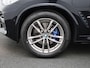 BMW X3 xDrive30e High Executive | M-PAKKET | ACHTERUITRIJCAMERA | STOELVERWARMING | ELEKTRISCHE ACHTERKLEP | COGNAC LEDEREN BEKLEDING | NAVIGATIE | APPLE CARPLAY | CLIMATE CONTROL | PARKEERSENSOREN | SFEERVERLICHTING |