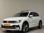 Volkswagen Tiguan 1.4 TSI R-LINE PANO l TREKHAAK l CAMERA l STOEL-VERW l ORG.NL l CARPLAY l LANE ASSIST