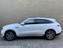 Mercedes-Benz EQC 400 4MATIC AMG Line 80 kWh | 94% SOH | Open dak | Trekhaak wegklapbaar | Camera | Navigatie | Cruise control | Climate control |Apple CarPlay / Android Auto | Sfeerverlichting | 19 inch velgen | Stoelverwarming | Volledig dealeronderhouden!
